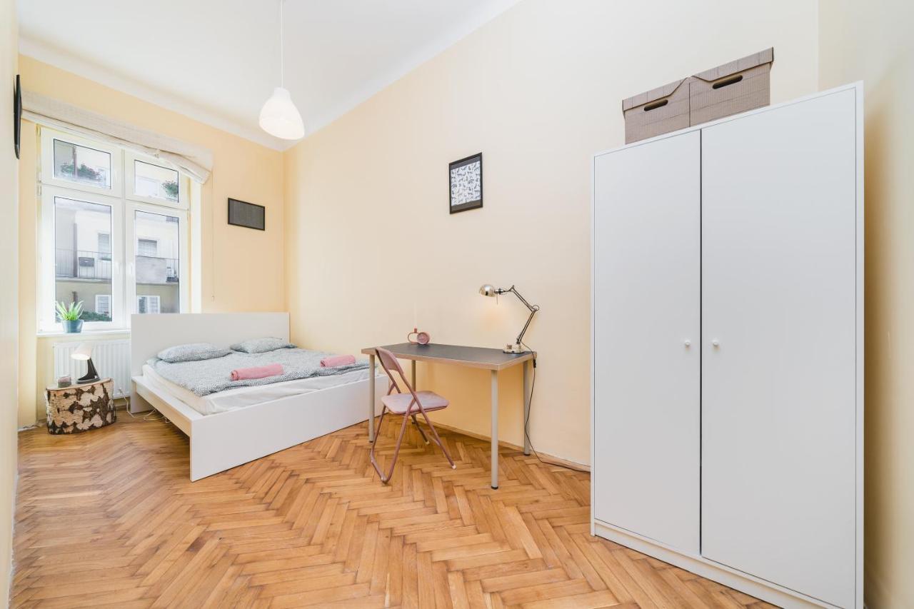 Homely 4 Bedroom Apartment - Old Town - By Upstairs Krakow Exterior photo