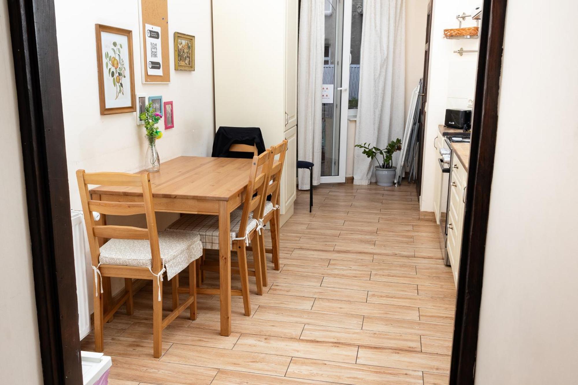 Homely 4 Bedroom Apartment - Old Town - By Upstairs Krakow Exterior photo