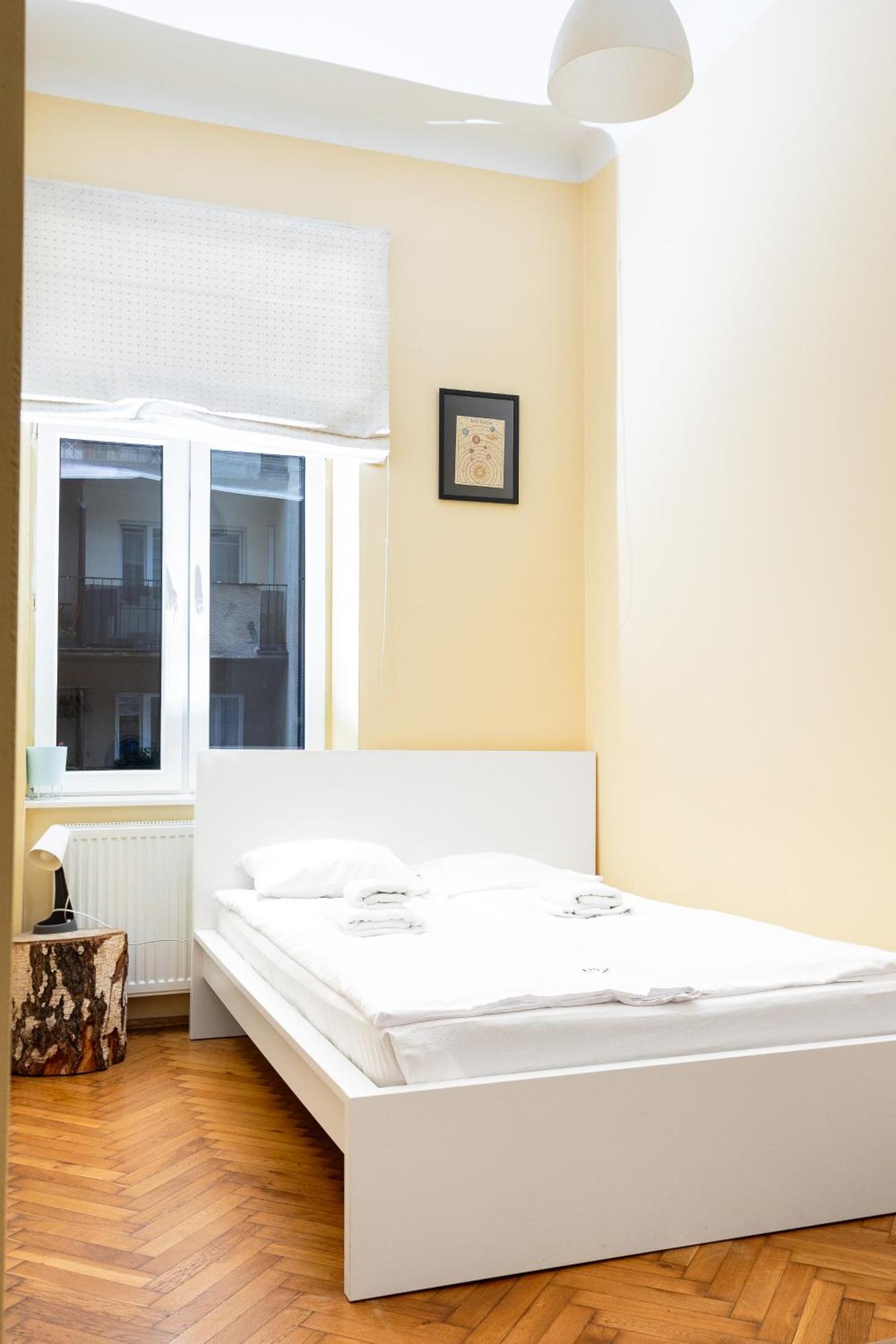 Homely 4 Bedroom Apartment - Old Town - By Upstairs Krakow Exterior photo