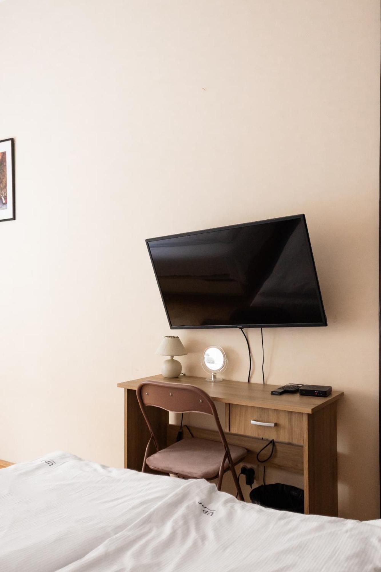 Homely 4 Bedroom Apartment - Old Town - By Upstairs Krakow Exterior photo